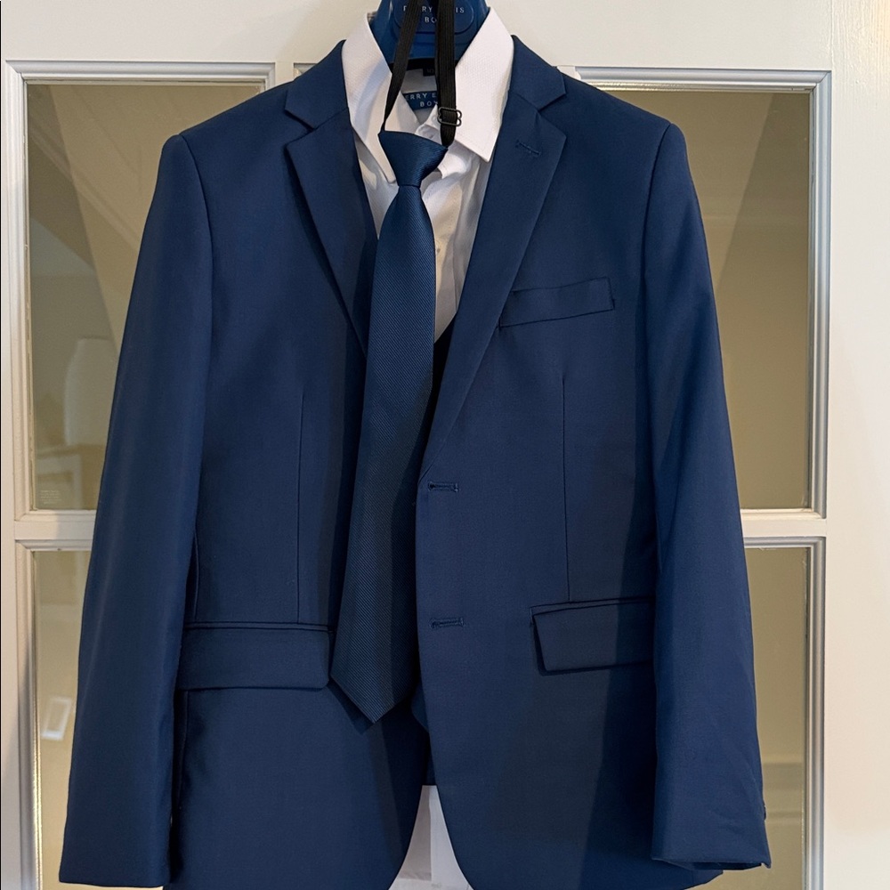 Perry Ellis Boys Navy Blue Suit Jacket with Tie